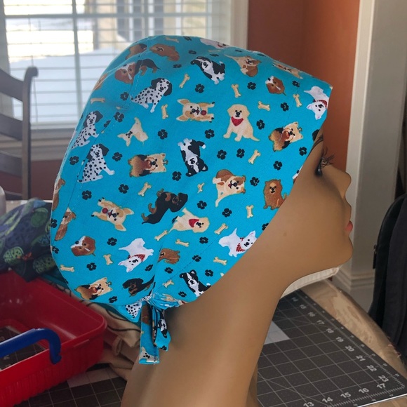 Puppies design scrub cap. - Picture 2 of 3
